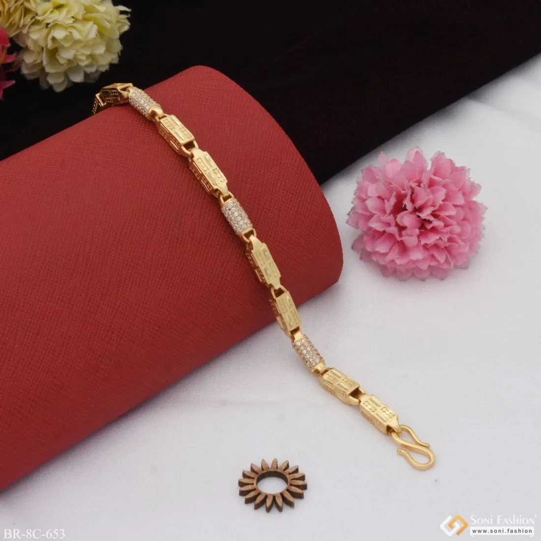 Durable Design with Diamond Extraordinary Gold Plated Bracelet for Men - Style C653